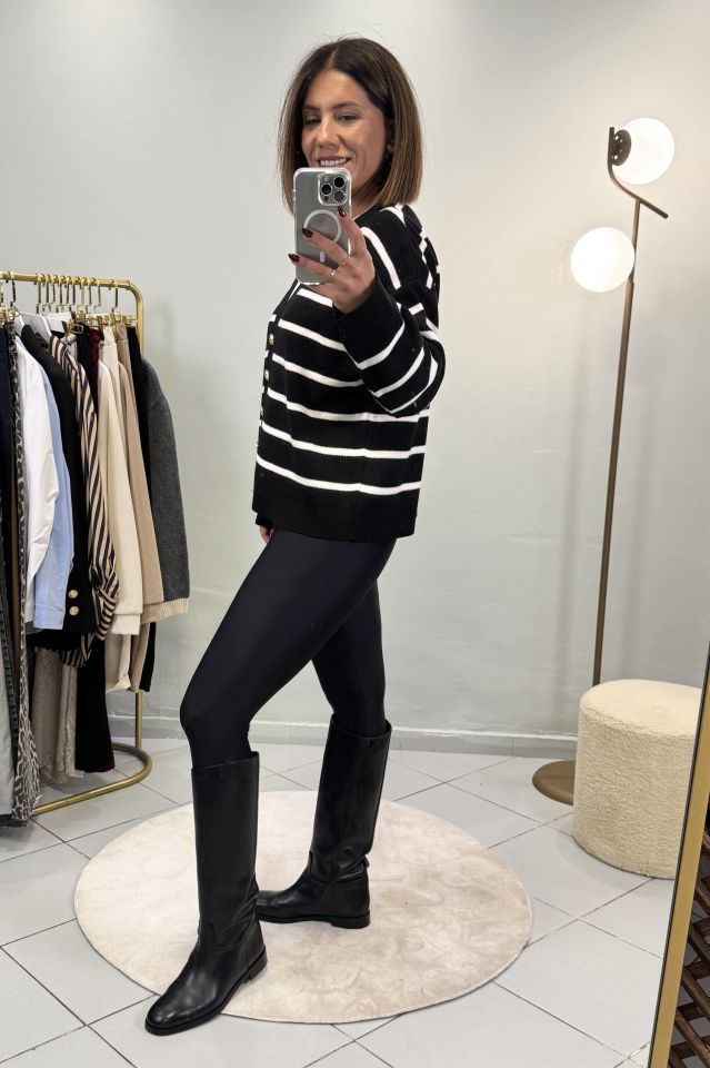 Çizgili V Yaka Gold Düğmeli Hırka Siyah