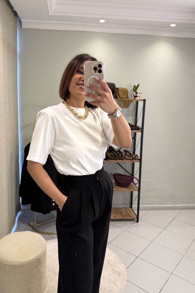 Vatkalı Bisiklet Yaka Kısal Kollu T-shirt Beyaz