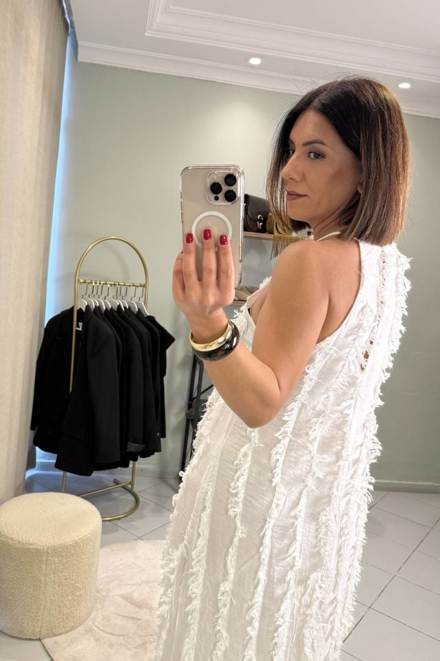 Halter Yaka Püskül Detaylı Maxi Elbise Beyaz