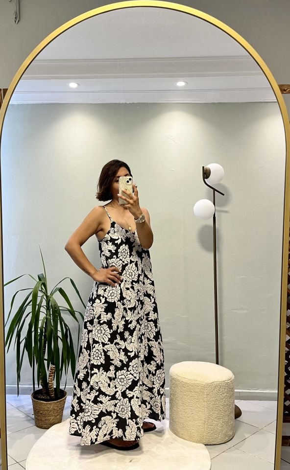 Çiçek Desenli Maxi Elbise Siyah-Beyaz