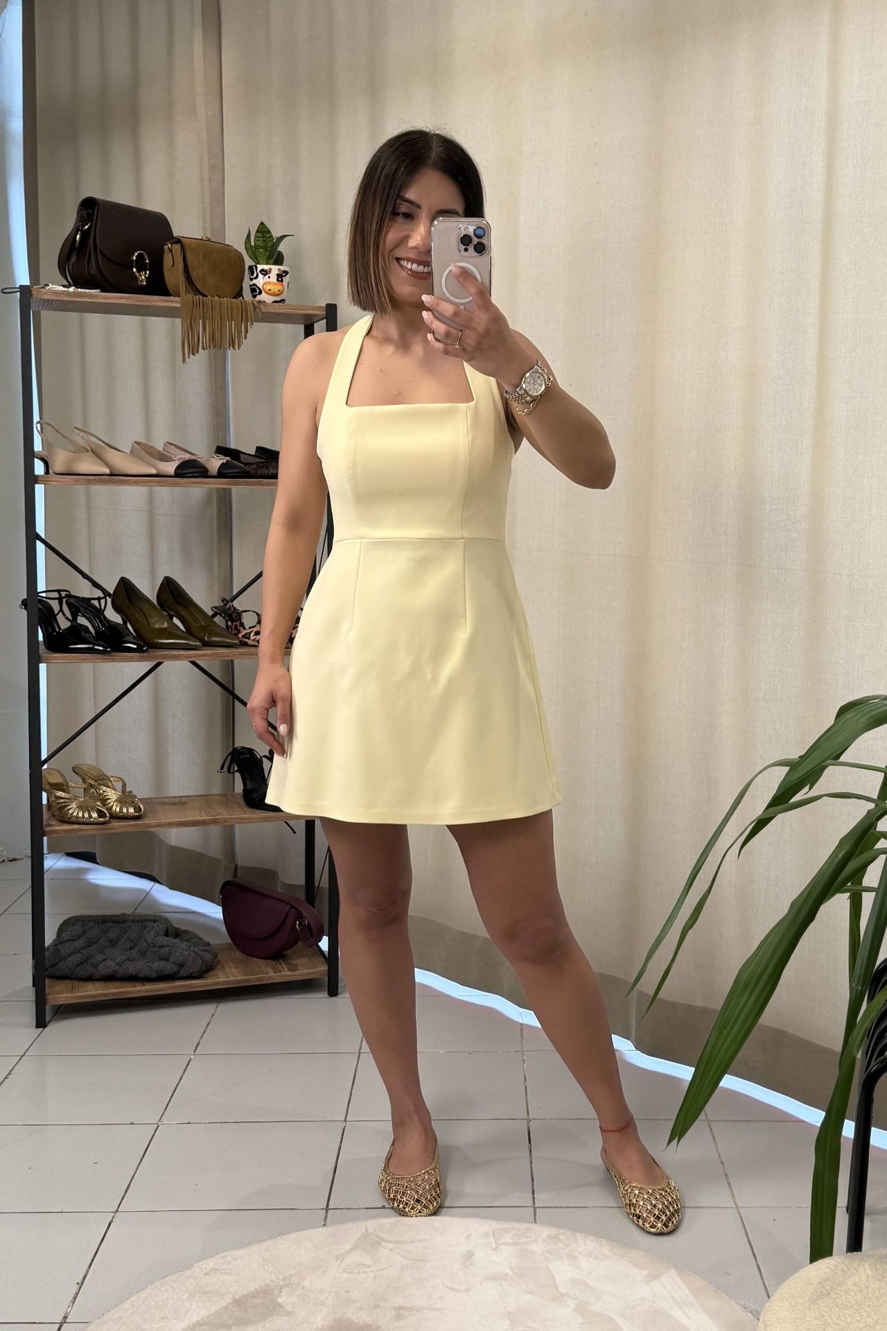 Boyundan Bağlı Mini Elbise Sarı