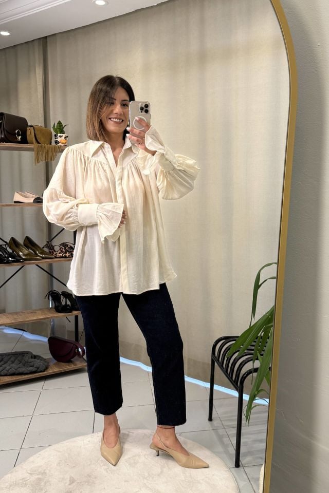 Büzgü ve Kol Detaylı Gömlek Ekru