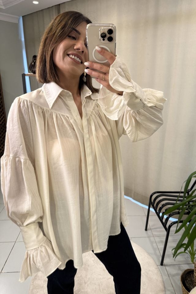 Büzgü ve Kol Detaylı Gömlek Ekru