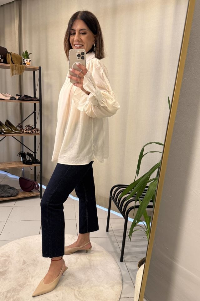 Büzgü ve Kol Detaylı Gömlek Ekru