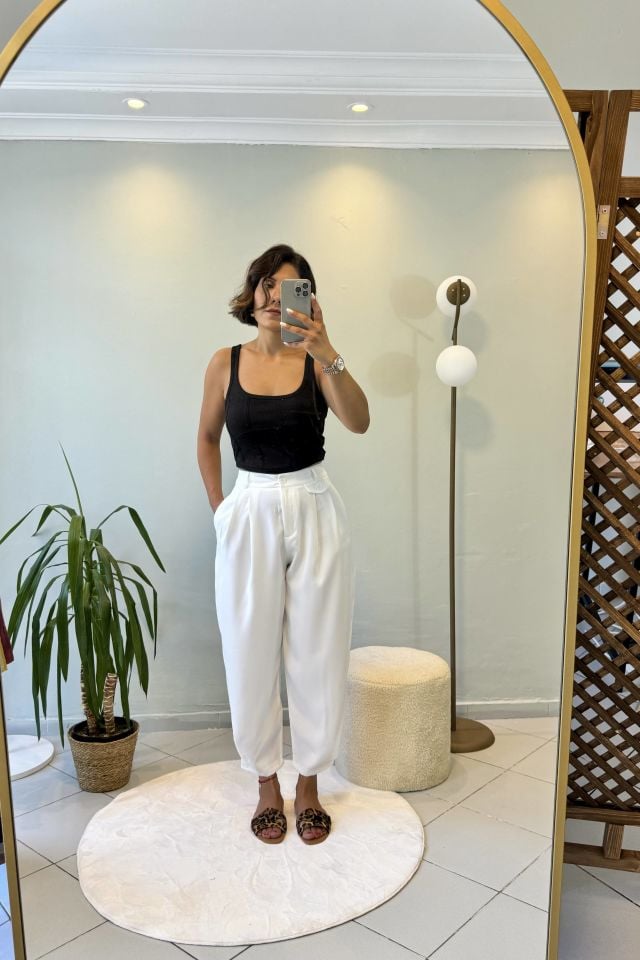 Pileli Havuç Model Bileği Düğmeli Pantolon Beyaz