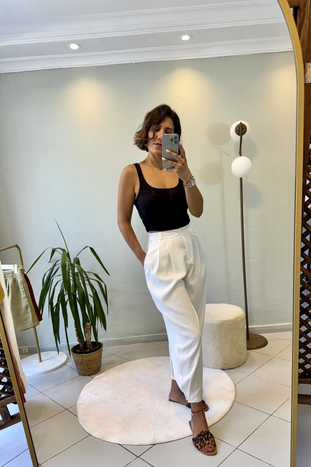 Pileli Havuç Model Bileği Düğmeli Pantolon Beyaz