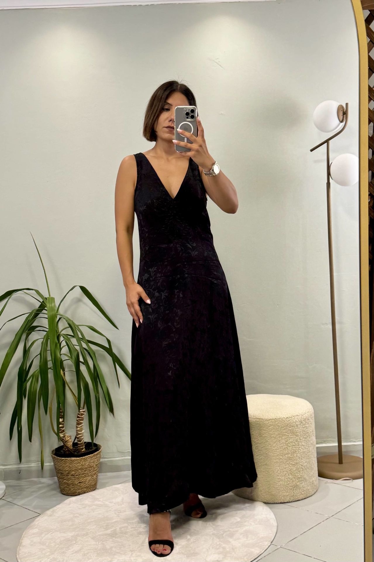 Saten V Yaka Maxi Elbise Siyah