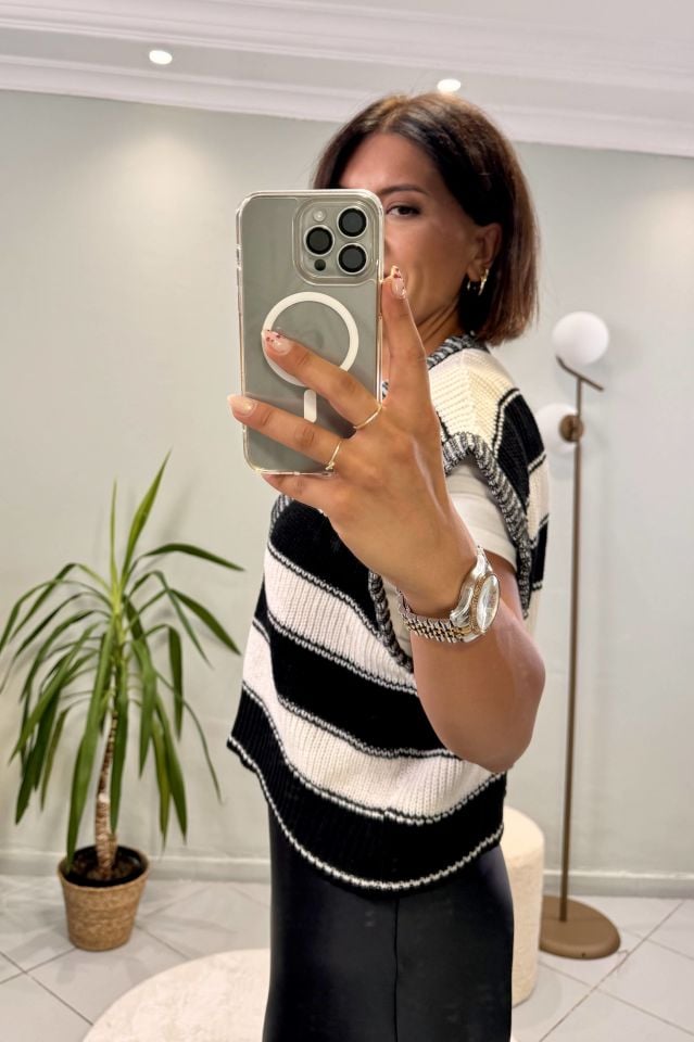 Çizgili V Yaka Süveter Siyah