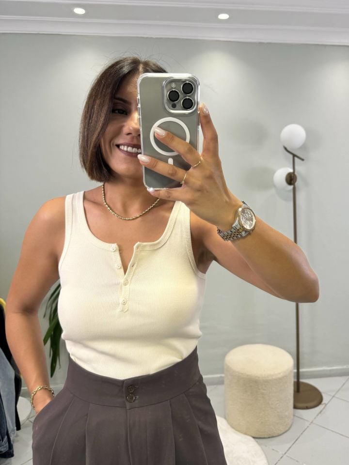 Kare Yaka Düğmeli Top Bej