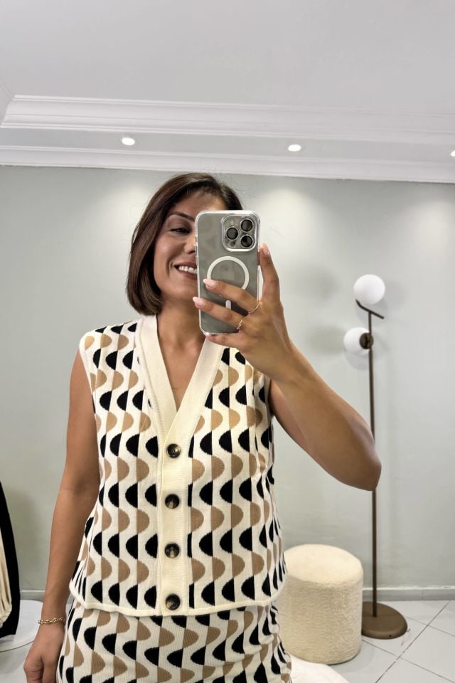 Triko Geometrik Desenli Yelek Etek Takım Krem