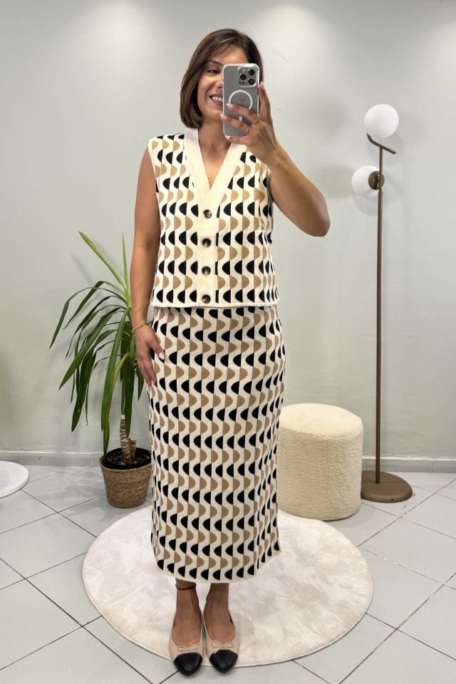 Triko Geometrik Desenli Yelek Etek Takım Krem