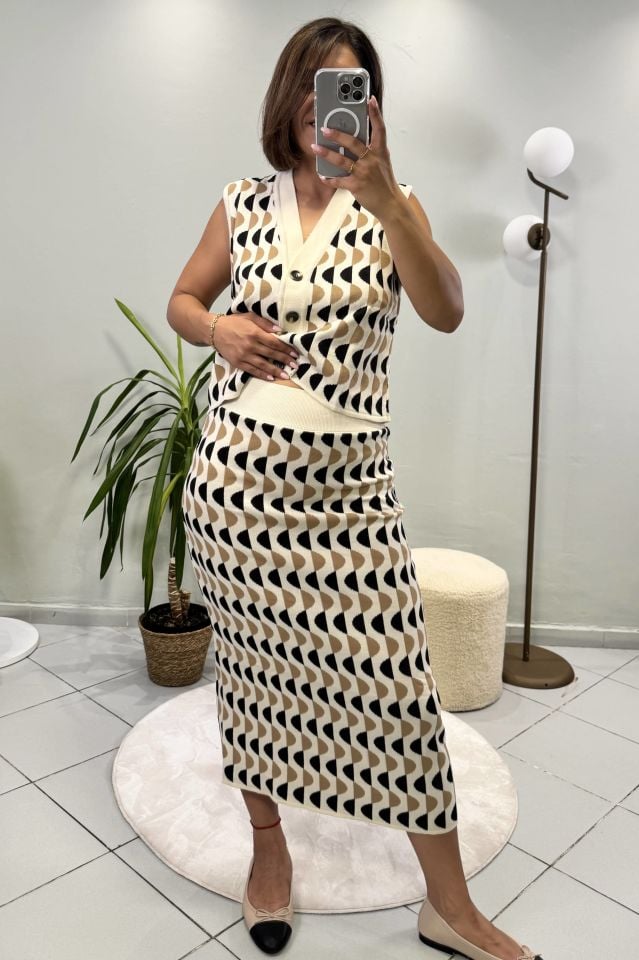 Triko Geometrik Desenli Yelek Etek Takım Krem