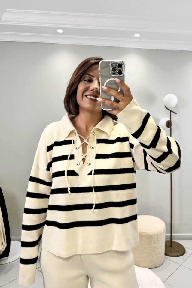 Triko Çizgili Bağcıklı Yaka Kazak Pantolon Takım Krem